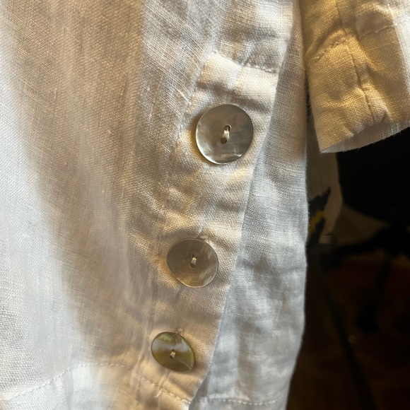 White linen blouse - Picture 2 of 2